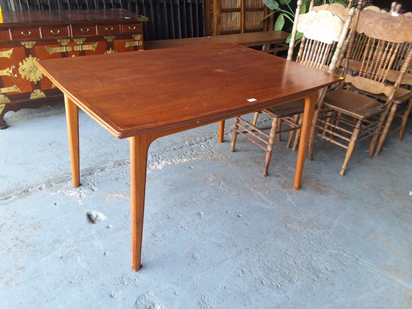Lot 455 - DINING TABLE