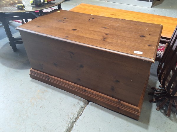 Lot 463 - TRUNK
