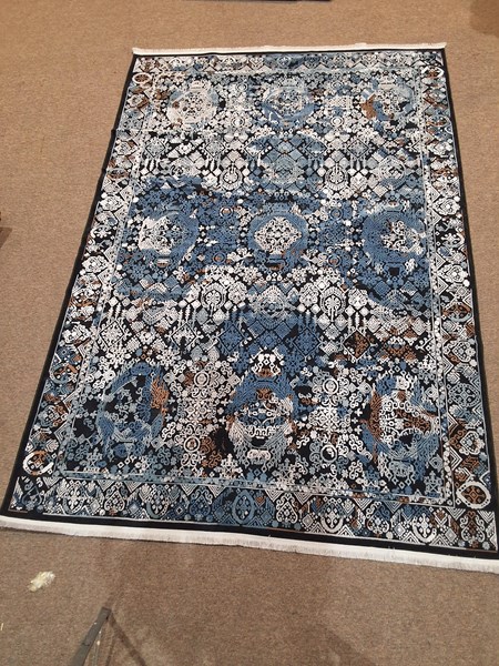Lot 197 - RUG