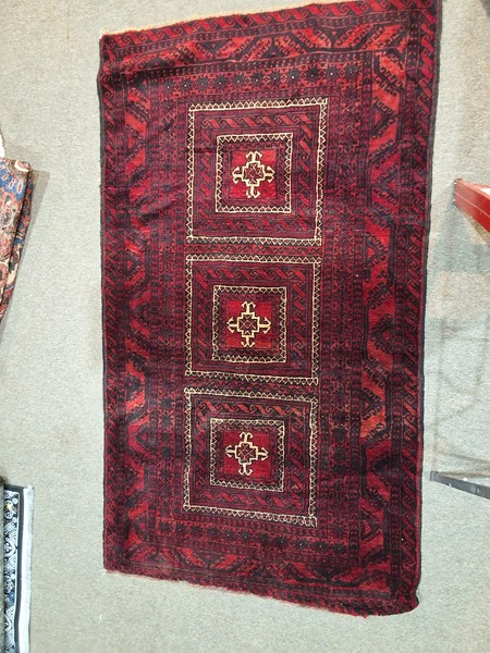 Lot 384 - RUG