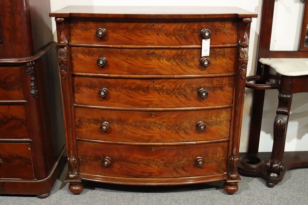 Lot 348 - CHEST OF DRAWERS