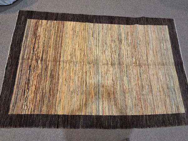 Lot 6 - RUG