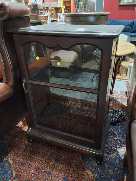 Lot 26 - DISPLAY