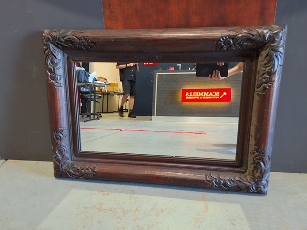 Lot 28 - WALL MIRROR