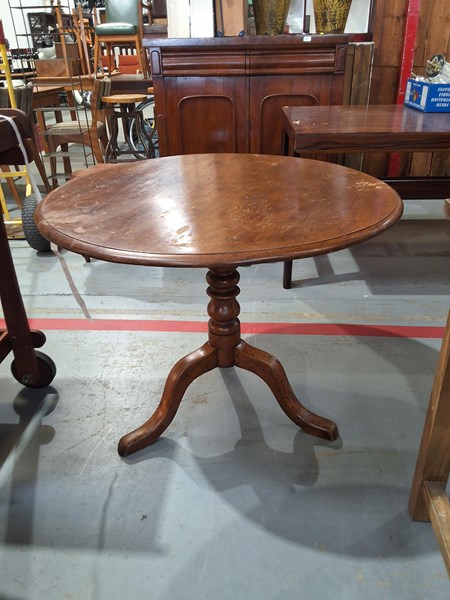 Lot 123 - TLIT TOP TABLE