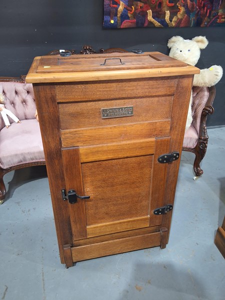 Lot 20 - ICE CHEST