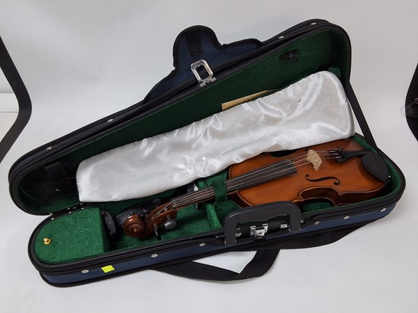Lot 1320 - VIOLIN