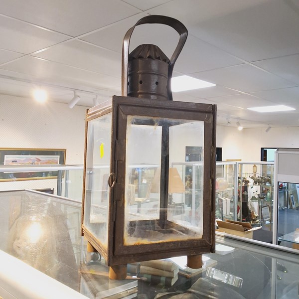 Lot 1442 - LANTERN