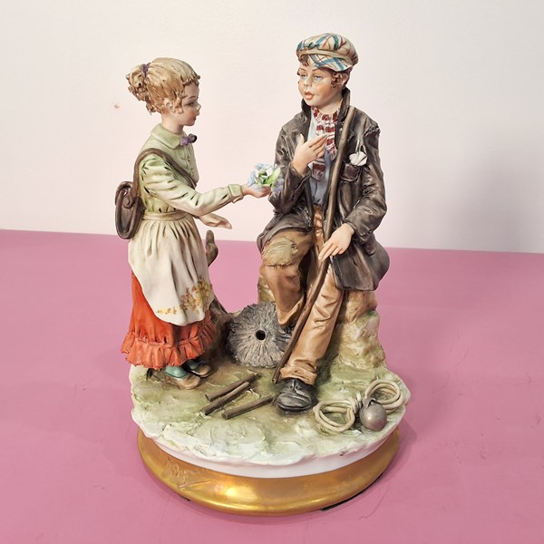 Lot 1404 - CAPPODIMONTE FIGURE GROUP