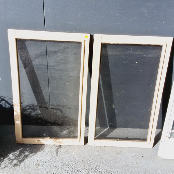 Lot 303 - WINDOW SCREENS