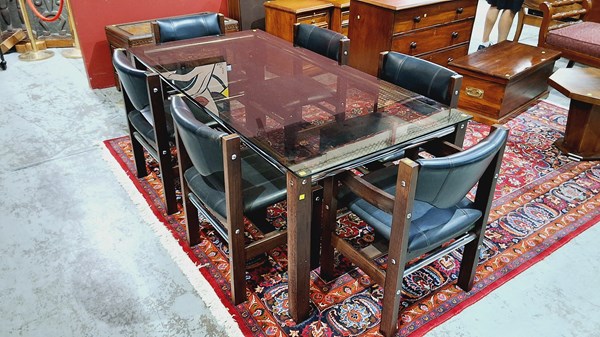 Lot 124 - DINING SUITE