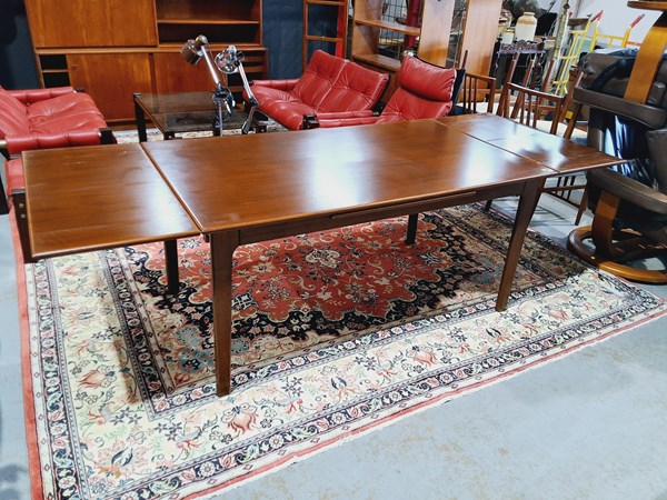 Lot 254 - DINING TABLE