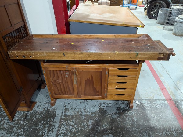 Lot 1 - WORKBENCH