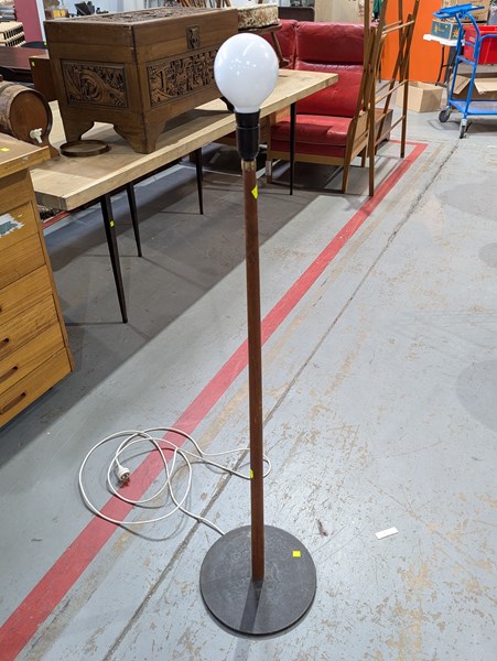 Lot 256 - STANDARD LAMP
