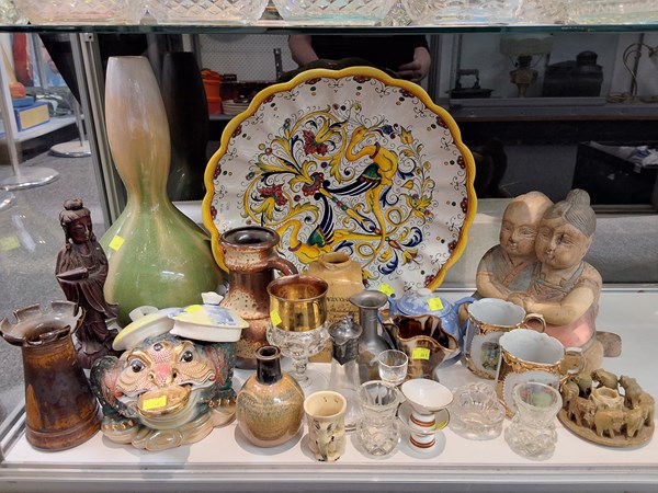 Lot 1415 - POTTERY & ORNAMENTS