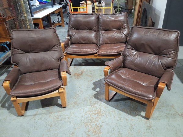 Lot 291 - TESSA LOUNGE SUITE