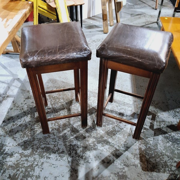 Lot 183 - BAR STOOLS
