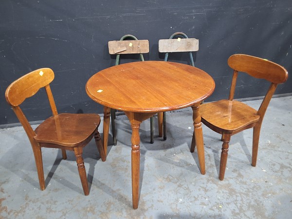 Lot 328 - DINING SUITE