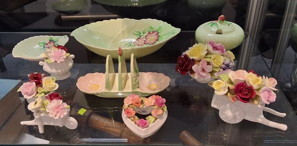 Lot 1195 - FLORAL DECORATED CHINA