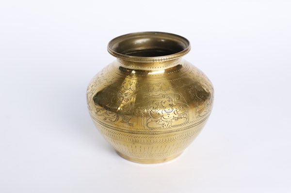 Lot 6 - BRASS POT