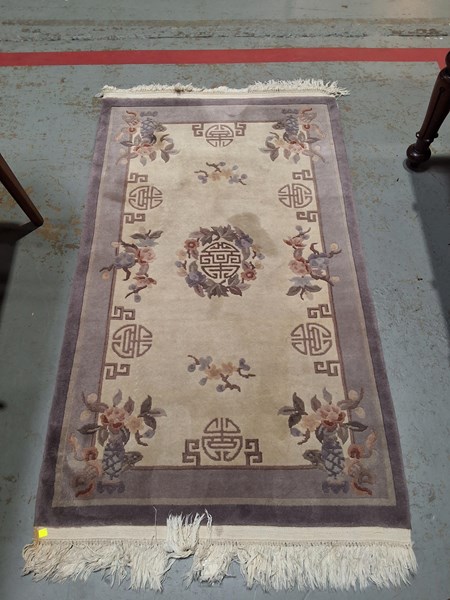 Lot 402 - RUG