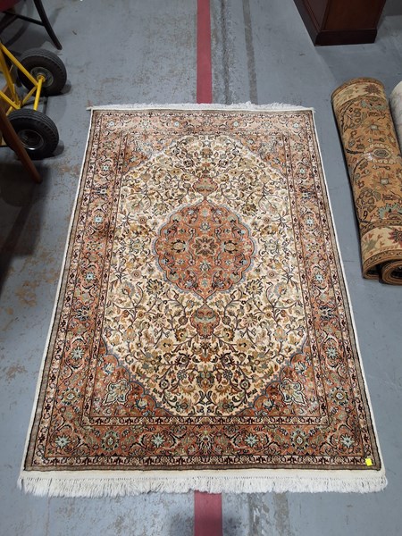 Lot 48 - RUG