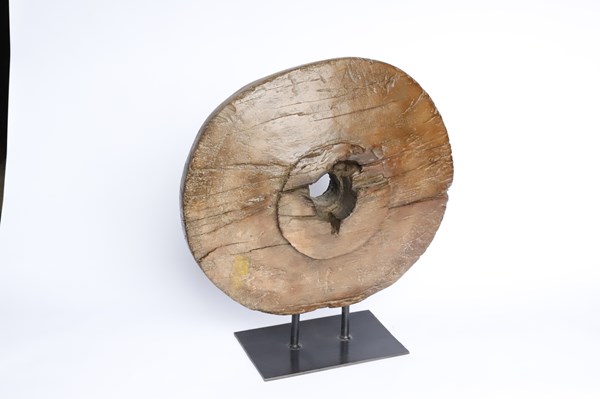 Lot 487 - ORNAMENT