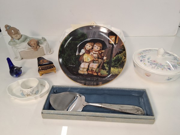 Lot 1300 - CHINA