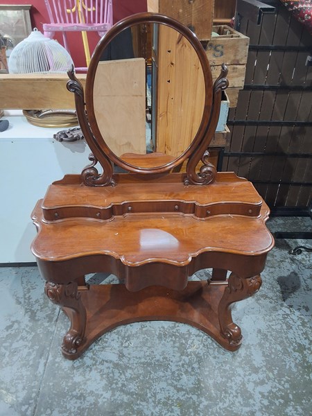 Lot 141 - DRESSING TABLE