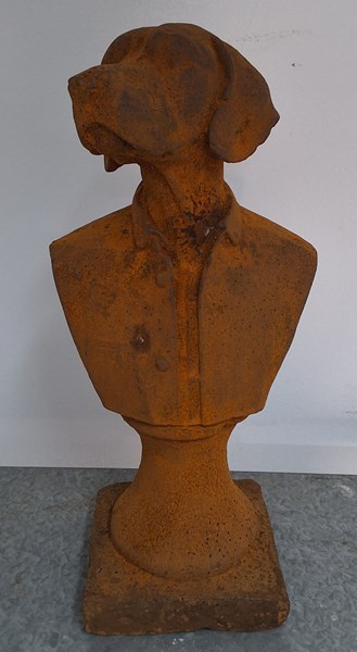 Lot 40 - ORNAMENT