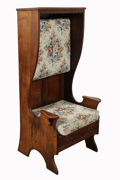Lot 73 - LAMBING CHAIR