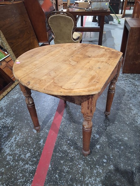 Lot 126 - SIDE TABLE