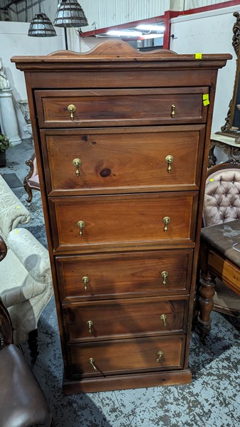 Lot 1 - TALLBOY CHEST OF DRAWERS