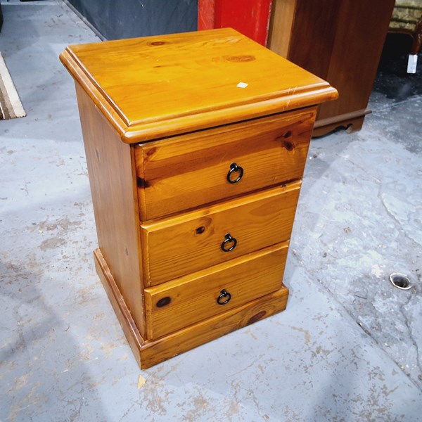 Lot 66 - BEDSIDE DRAWERS