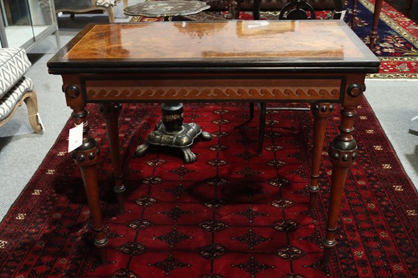 Lot 24 - BIEDERMEIER TEA TABLE