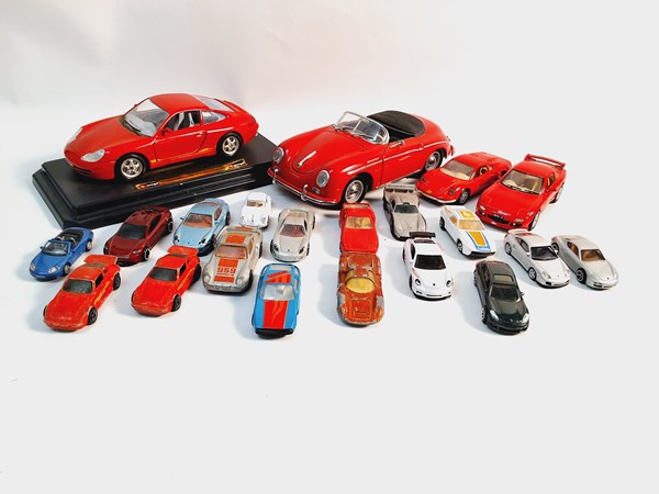 Lot 1194 - TOY CARS