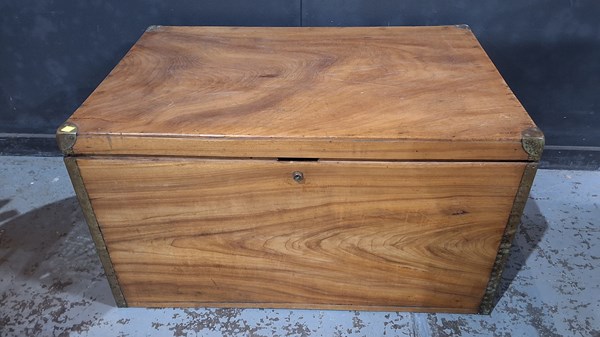 Lot 230 - TRUNK
