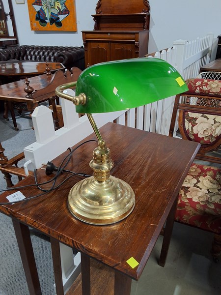 Lot 2 - BANKERS LAMP