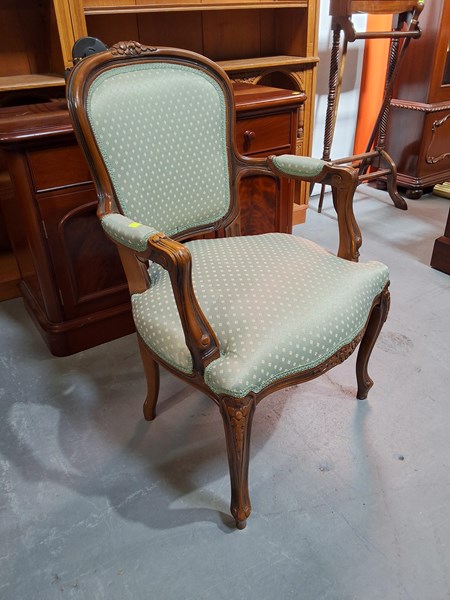 Lot 471 - ARMCHAIR