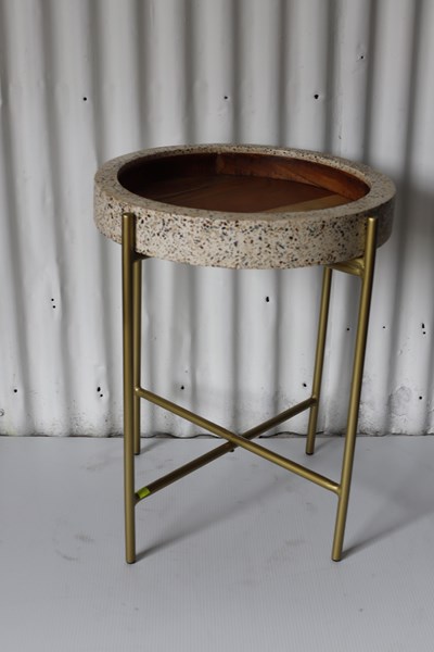 Lot 133 - SIDE TABLE