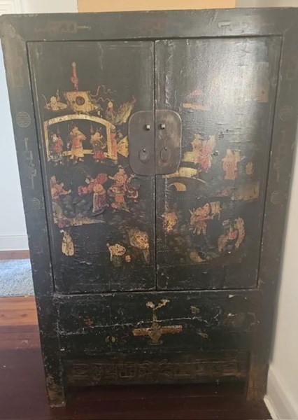 Lot 80 - CHINESE CABINET