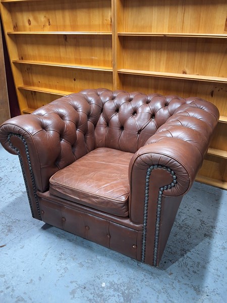 Lot 108 - ARMCHAIR