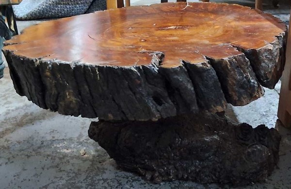 Lot 29 - SLAB TABLE