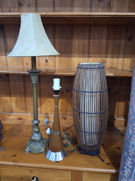 Lot 195 - LAMP LOT