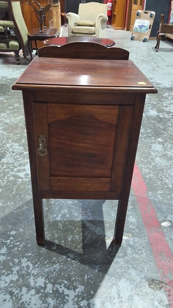 Lot 214 - POT CUPBOARD