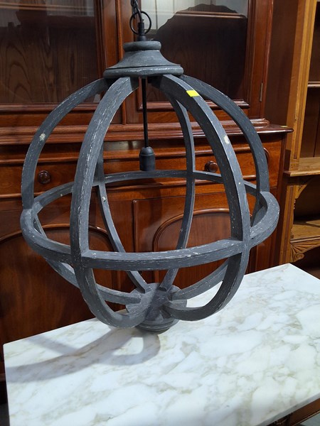 Lot 475 - PENDANT LIGHT