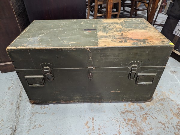 Lot 524 - THEODOLITE CASE