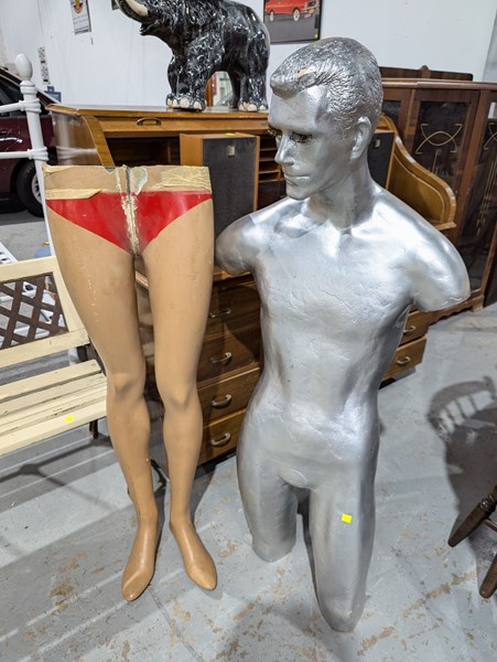 Lot 294 - MANNEQUINS