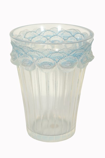 Lot 101 - LALIQUE BOUTONS D'OR VASE