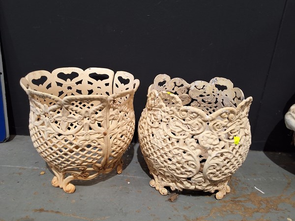 Lot 413 - PLANTERS